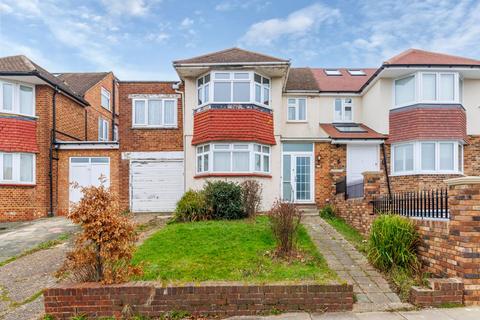 4 bedroom semi-detached house for sale, London N14