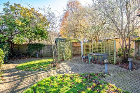5a Cornflower Terrace, London, SE22 0HH