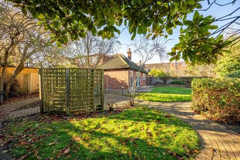 5a Cornflower Terrace, London, SE22 0HH