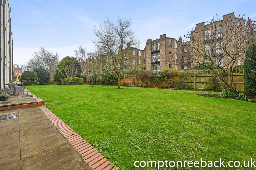 RCCR- 65 leith mansions- communal area 1 (1).jpg