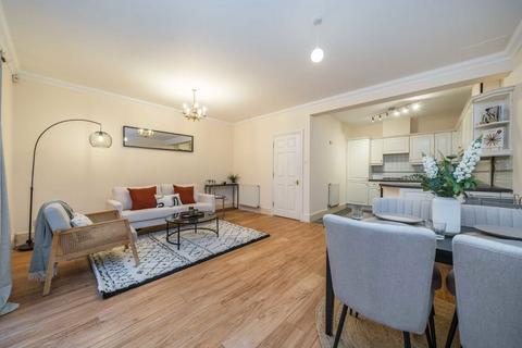 2 bedroom flat to rent, Folgate Street, London E1