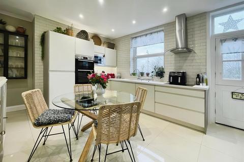 45 Park Road, Shipley, BD18 2JU