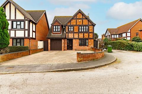 4 bedroom detached house for sale, Faeroes Drive, Caister-On-Sea