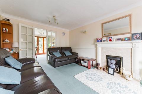 4 bedroom detached house for sale, Faeroes Drive, Caister-On-Sea