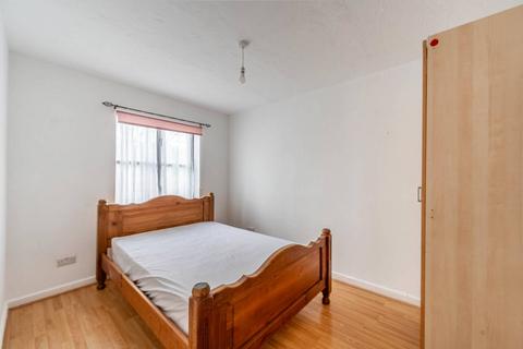 2 bedroom flat to rent, Lime Close, Harrow, HA3