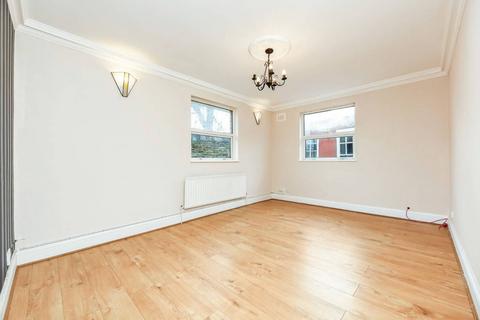 2 bedroom flat to rent, Blythe Vale, Catford, London, SE6