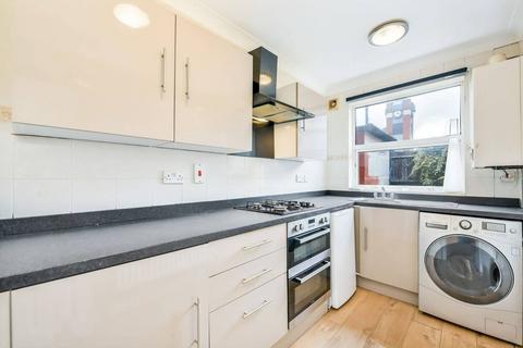 2 bedroom flat to rent, Blythe Vale, Catford, London, SE6