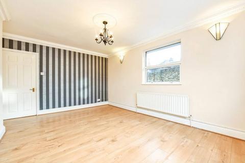 2 bedroom flat to rent, Blythe Vale, Catford, London, SE6