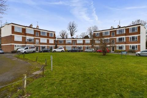 2 bedroom apartment to rent, Park Road, East Twickenham