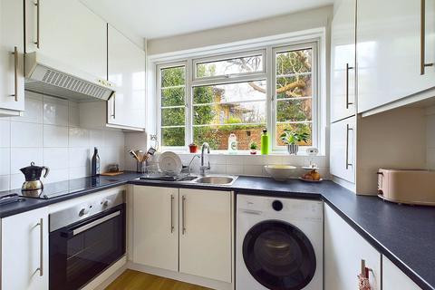 2 bedroom apartment to rent, Park Road, East Twickenham