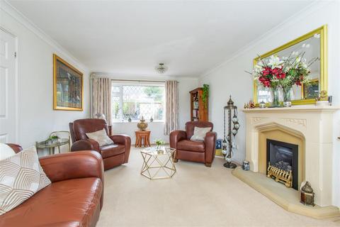 4 bedroom detached house for sale, Chelsfield Way, Leeds LS15