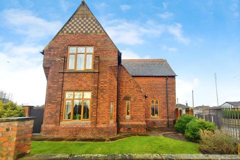 4 bedroom detached house for sale, Cemetery Road South, Swinton, M27