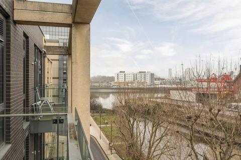 1 bedroom flat for sale, Enterprise Way, Wandsworth, London, SW18