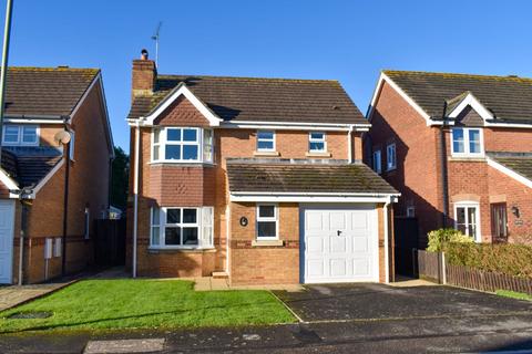 3 bedroom detached house for sale, Vitre Gardens, Lymington, SO41