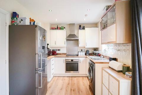 2 bedroom end of terrace house for sale, Wayfarer Close, Haywood Village