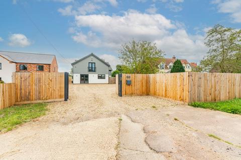 9 bedroom detached house to rent, Watton Road, Hingham, NR9