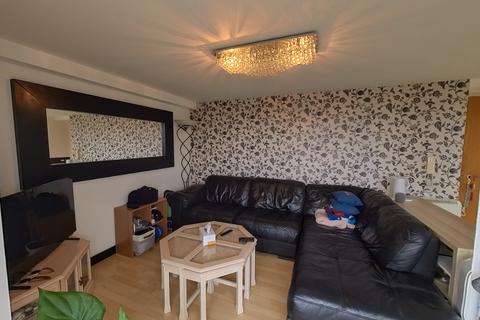 2 bedroom flat for sale, Lakeside Rise, Manchester M9