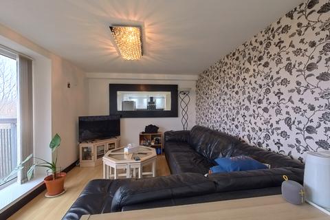 2 bedroom flat for sale, Lakeside Rise, Manchester M9