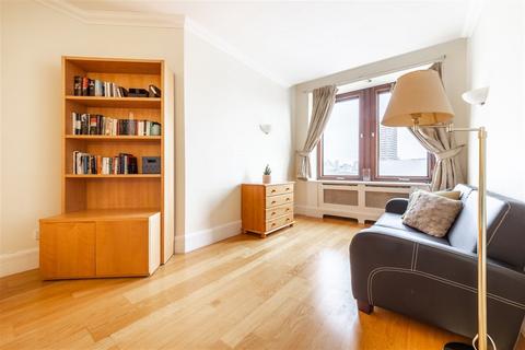 1 bedroom apartment to rent, Whitehouse Apartments, Belvedere Road, SE1