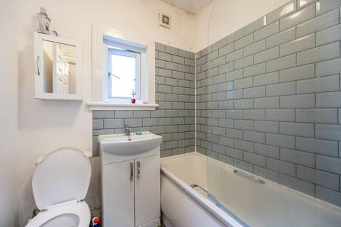 2 bedroom flat for sale, Clova Road, Forest Gate, London, E7