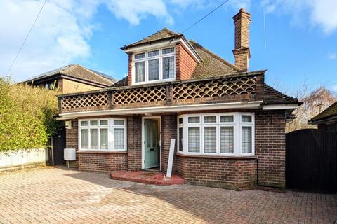 5 bedroom detached bungalow to rent, 47 Sandy Lane, Woking GU22