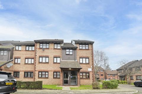 2 bedroom flat for sale, Lowry Crescent, Mitcham, CR4