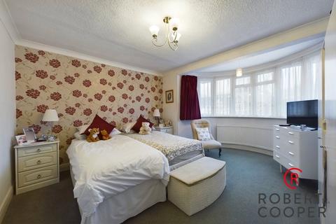 32 Deane Croft Road, Pinner, HA5 1SR