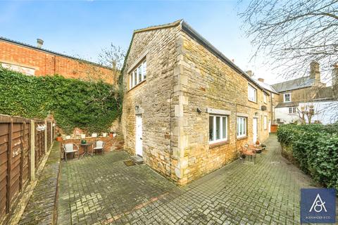 1 bedroom end of terrace house for sale, Market Place, Northamptonshire NN13