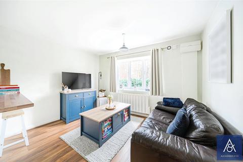 1 bedroom end of terrace house for sale, Market Place, Northamptonshire NN13