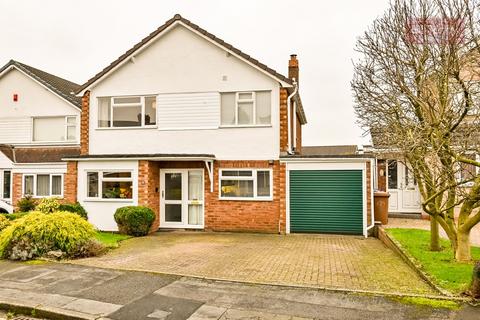 17 Oakhurst, Lichfield, WS14 9AJ