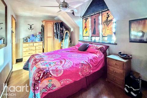 3 bedroom detached house for sale, Hurst Avenue, March