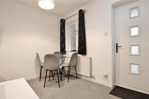 1 bedroom end of terrace house to rent, 39 Oak Ridge, Woking GU24