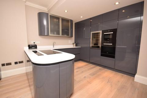 3 bedroom apartment to rent, Sandys Row, London, E1