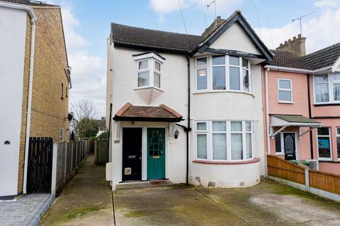 1 bedroom maisonette for sale, Southsea Avenue, Leigh-on-sea, SS9