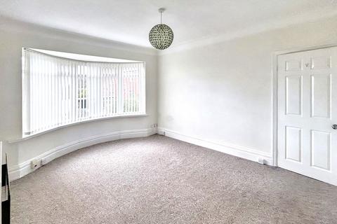 3 bedroom flat for sale, Evistones Road, Gateshead, Tyne and Wear, NE9 5TY