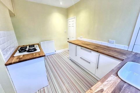 3 bedroom flat for sale, Evistones Road, Gateshead, Tyne and Wear, NE9 5TY