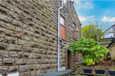 2 bedroom end of terrace house to rent, Parrock Parade, Rossendale BB4