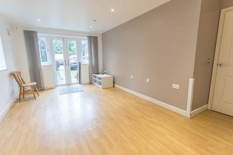 2 bedroom ground floor flat for sale, Vernon Court, London Road, Ascot, Berkshire, SL5 8DS