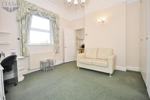 Studio for sale, Richmond Crescent, Surrey TW18