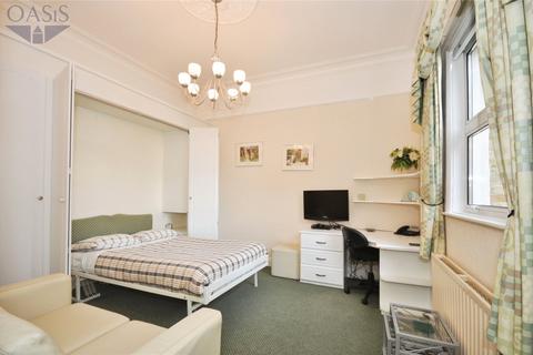 Studio for sale, Richmond Crescent, Surrey TW18