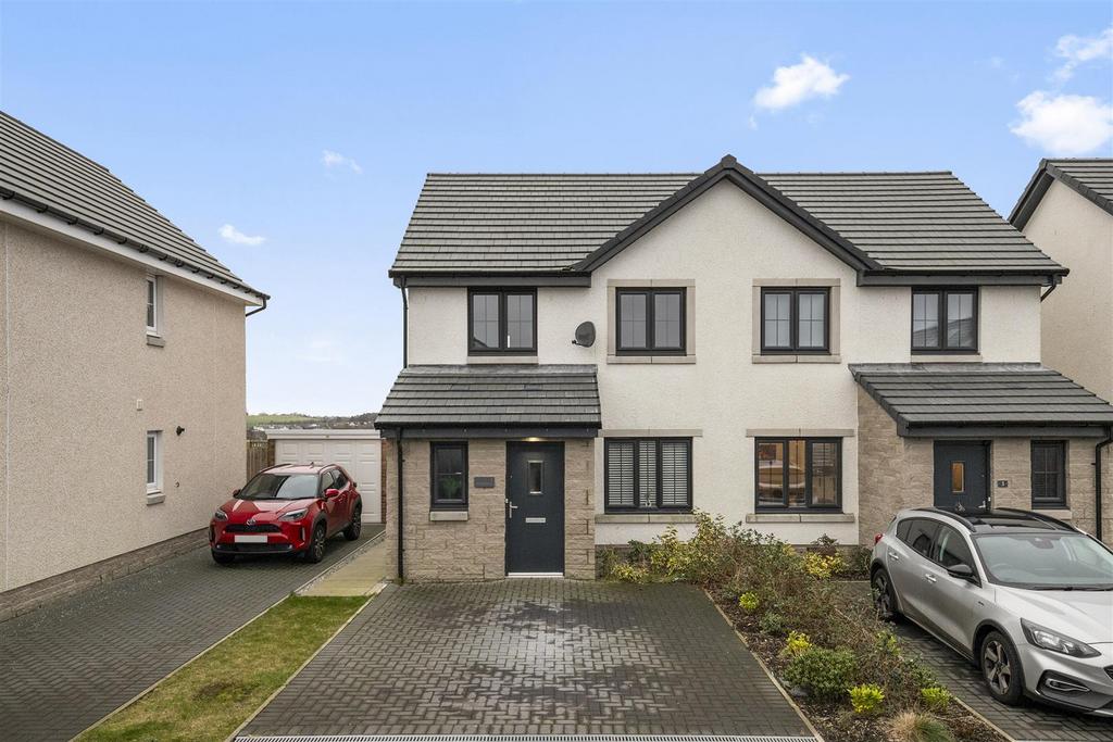 1 Moira Shearer Drive 03.jpg