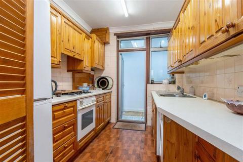 4 bedroom semi-detached house for sale, Chartley Avenue, London NW2