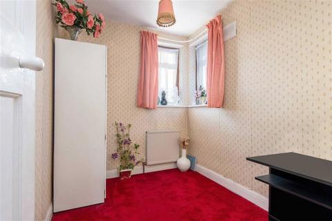 34 Chartley Avenue, London, NW2 7RA