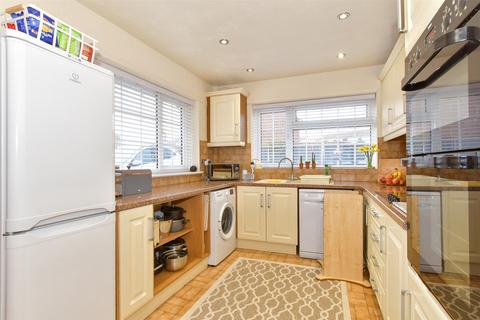 3 bedroom chalet for sale, Nautilus Close, Minster-On-Sea, Sheerness, Kent