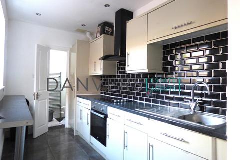 4 bedroom terraced house to rent, Beaconsfield Road, Leicester LE3