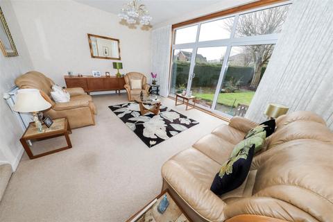 3 bedroom detached bungalow for sale, Lakeside Road, Kirkcaldy