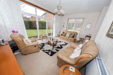 3 bedroom detached bungalow for sale, Lakeside Road, Kirkcaldy