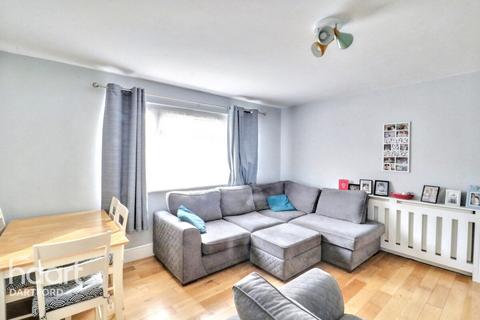 2 bedroom flat for sale, Gilbert Close, Swanscombe