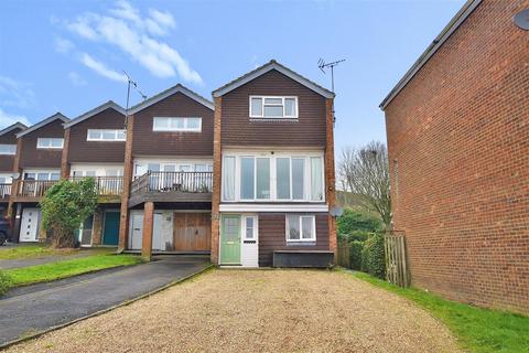 4 bedroom end of terrace house for sale, Bideford Green, Linslade, LU7 2TS