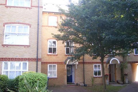 4 bedroom townhouse to rent, Chamberlayne Avenue, WEMBLEY